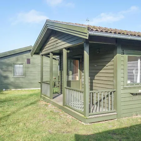 Casa vacanze Amazing In With 2 Bedrooms And Wifi